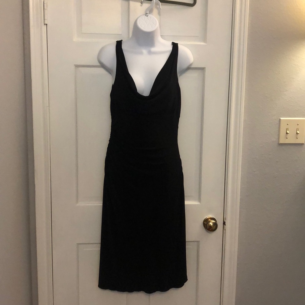 White/Black store Basic black dress